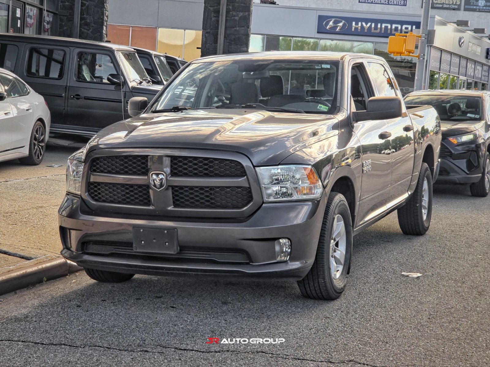 Used 2016 RAM 1500 Express RWD image 3