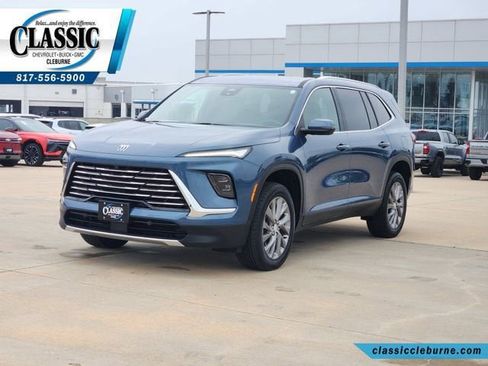 Used 2025 Buick Enclave Preferred FWD image 6