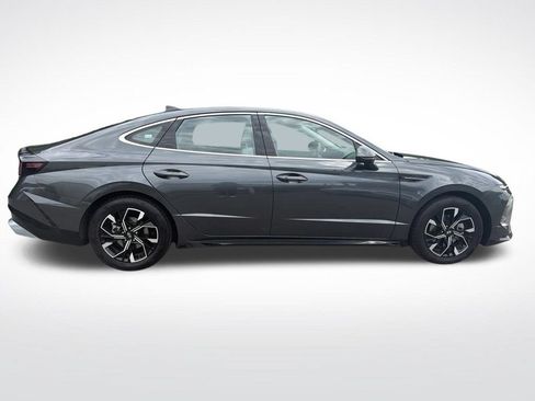 Used 2025 Hyundai Sonata SEL FWD image 15