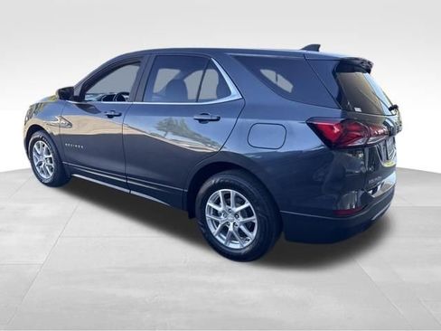 Used 2022 Chevrolet Equinox LT image 3