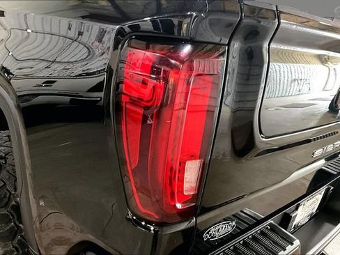 Used 2021 GMC Sierra 1500 AT4 w/ AT4 Value Package AWD/4WD image 8