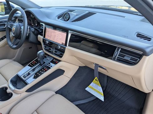 New 2026 Porsche Macan image 26