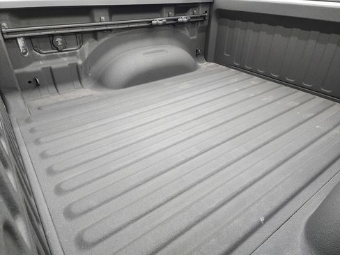 Used 2025 RAM 1500 Big Horn AWD/4WD image 5