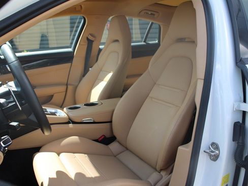 Used 2023 Porsche Panamera 4 image 5