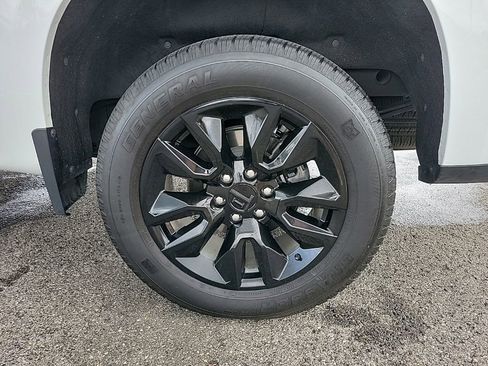 Used 2024 Chevrolet Silverado 1500 Custom AWD/4WD image 8