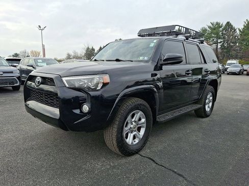 Used 2018 Toyota 4Runner SR5 image 3