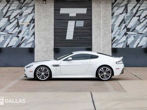 Used 2011 Aston Martin V12 Vantage Coupe image 8