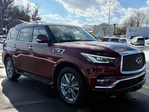 Used 2021 INFINITI QX80 Luxe w/ All-Season Package image 3