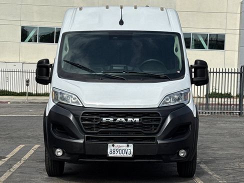 Used 2024 RAM ProMaster 2500 w/ Convenience Group FWD image 9