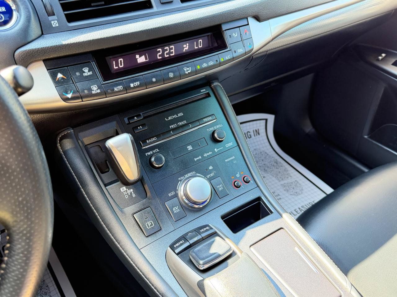 Used 2015 Lexus CT 200h w/ Navigation Package FWD image 22