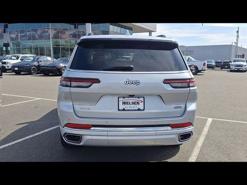 Used 2022 Jeep Grand Cherokee L Overland image 7