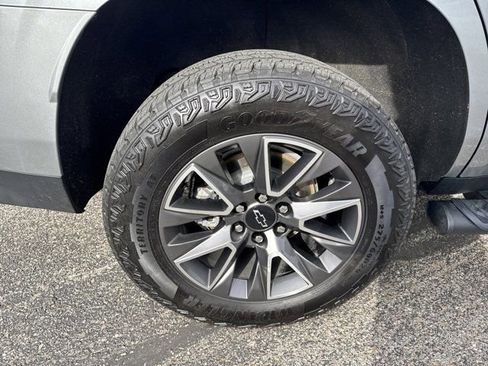 Used 2024 Chevrolet Tahoe Z71 w/ Z71 Off-Road Package image 4