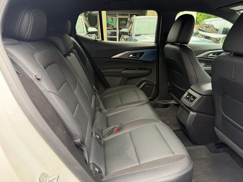 Used 2024 Chevrolet Equinox EV LT FWD image 20