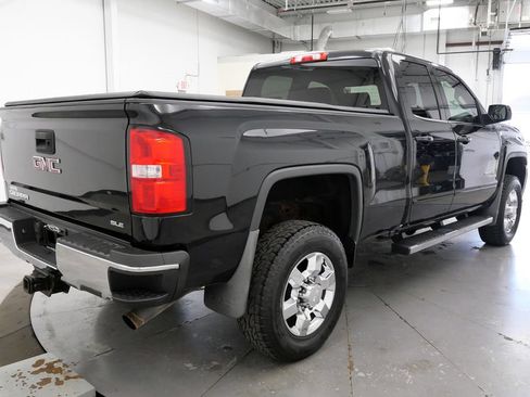 Used 2018 GMC Sierra 2500 SLE w/ SLE Preferred Package AWD/4WD image 7