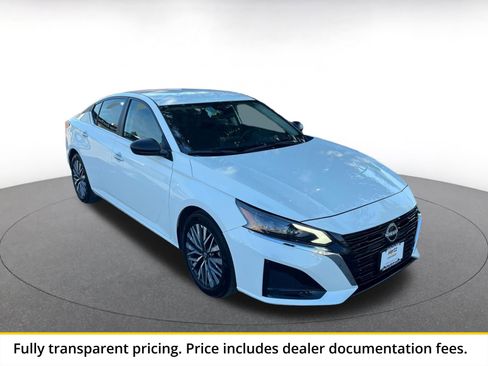 Used 2025 Nissan Altima 2.5 SV FWD image 1