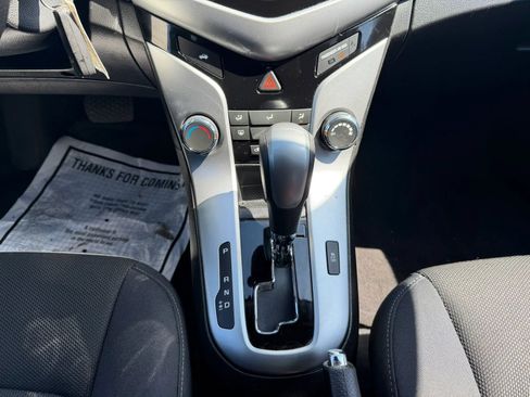 Used 2016 Chevrolet Cruze LT FWD image 18