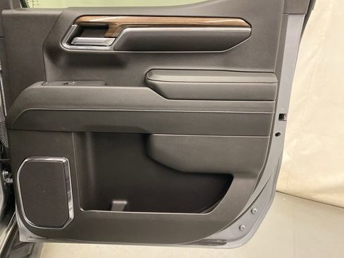 Used 2024 Chevrolet Silverado 1500 LT Trail Boss w/ Dark Appearance Package image 13