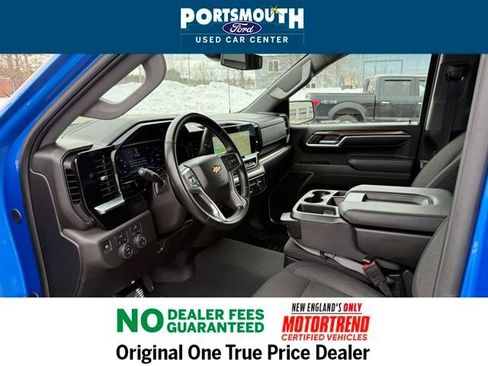 Used 2025 Chevrolet Silverado 1500 LT image 4