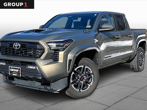 Certified 2025 Toyota Tacoma TRD Sport image 1