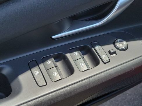 Certified 2025 Hyundai Elantra SE FWD image 16