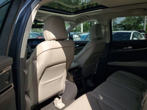 Certified 2021 Lincoln Nautilus Reserve image 10