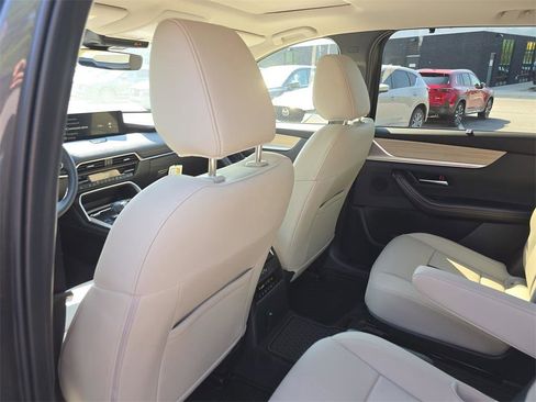 New 2025 MAZDA CX-90 3.3 Turbo w/ Preferred Package image 18