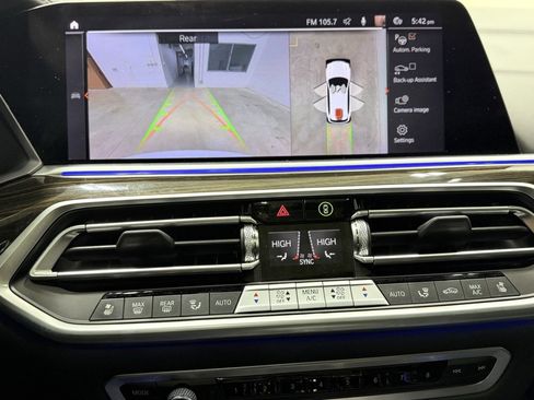 Used 2021 BMW X5 M50i w/ Executive Package image 25