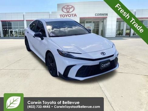 Used 2026 Toyota Camry Hybrid FWD image 1