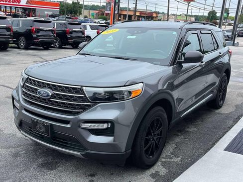Used 2023 Ford Explorer XLT w/ Equipment Group 202A RWD image 7