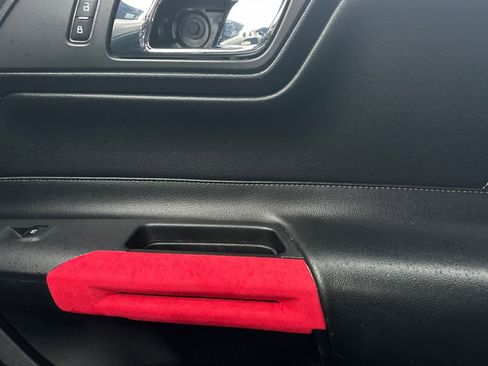 Used 2015 Ford Mustang Premium image 18