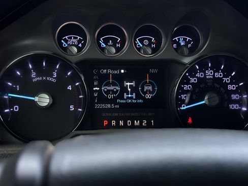 Used 2015 Ford F250 Lariat w/ Lariat Interior Package AWD/4WD image 18