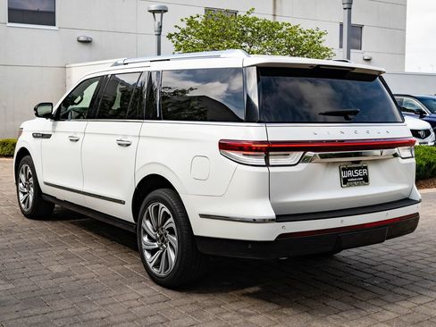 Used 2023 Lincoln Navigator L Reserve AWD/4WD image 6