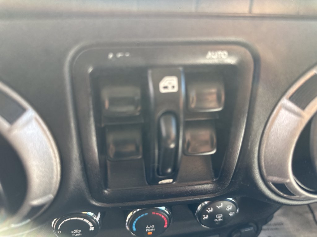 Used 2016 Jeep Wrangler Unlimited Sport w/ Quick Order Package 24S AWD/4WD image 17