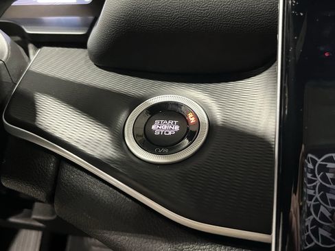 Certified 2025 Jeep Grand Cherokee Laredo X w/ Luxury Tech Group I image 16