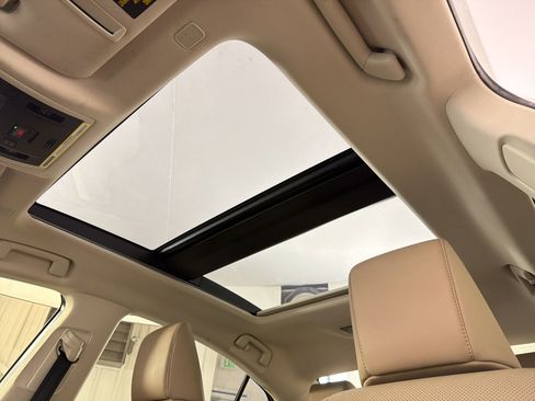 Used 2019 Lexus ES 350 w/ Premium Package FWD image 15