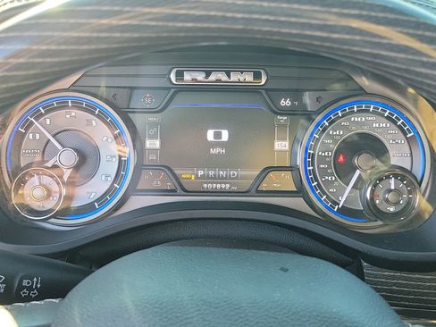 Used 2021 RAM 1500 Limited w/ Body Color Bumper Group image 30