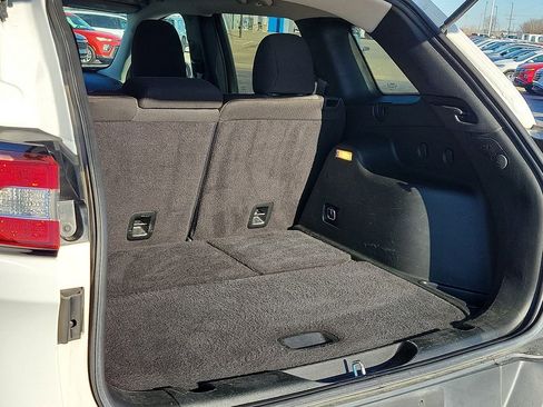 Used 2018 Jeep Cherokee Latitude image 8