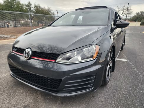 Used 2016 Volkswagen GTI SE image 3