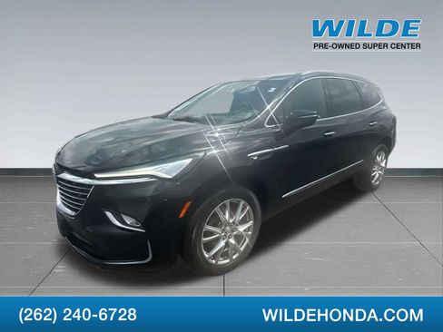 Used 2023 Buick Enclave Essence image 1