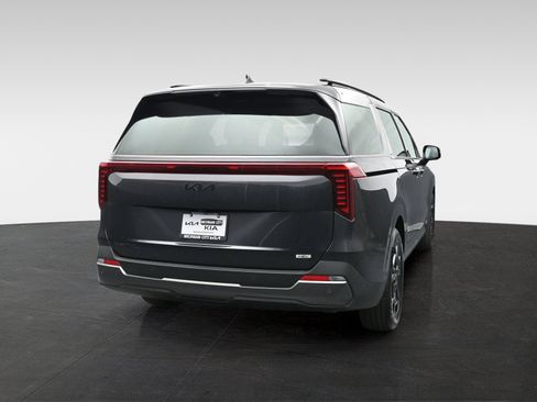 Used 2026 Kia Carnival SX Prestige FWD image 4