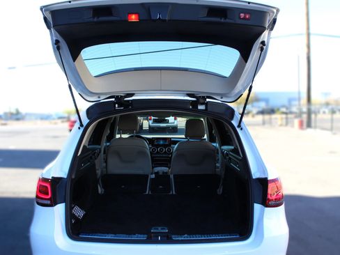 Used 2020 Mercedes-Benz GLC 300 image 14