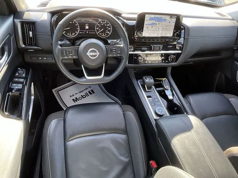 Certified 2024 Nissan Pathfinder SL w/ Lighting Package (N92) image 52