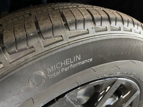 New 2025 Jeep Grand Cherokee L Altitude image 18