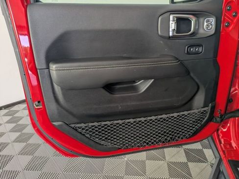 Used 2023 Jeep Gladiator Overland AWD/4WD image 9