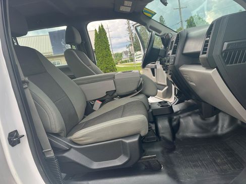 Used 2017 Ford F150 XL w/ Equipment Group 101A Mid AWD/4WD image 16