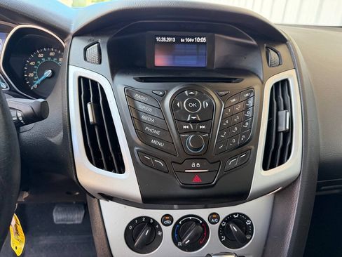 Used 2014 Ford Focus SE w/ Equipment Group 201A FWD image 17
