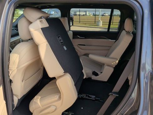 New 2025 Jeep Grand Cherokee L Limited image 44