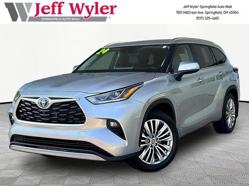 Used 2024 Toyota Highlander Platinum AWD/4WD image 1