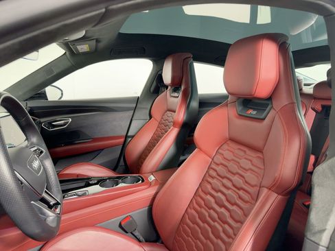 Used 2023 Audi RS e-tron GT w/ Ceramic Brake Package image 27