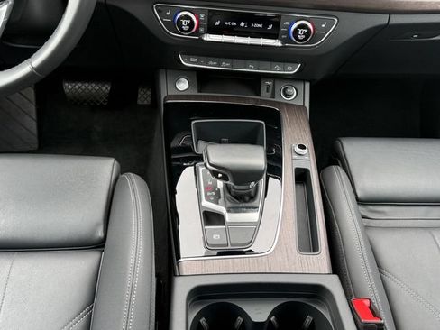 Used 2023 Audi Q5 2.0T Premium w/ Convenience Package AWD/4WD image 17